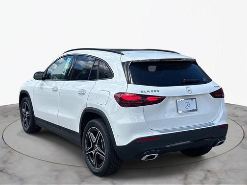 Polar White 2026 Mercedes-Benz GLA 250 4MATIC