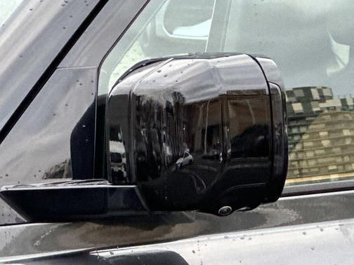 2023 Land Rover Defender 110 X-Dynamic SE