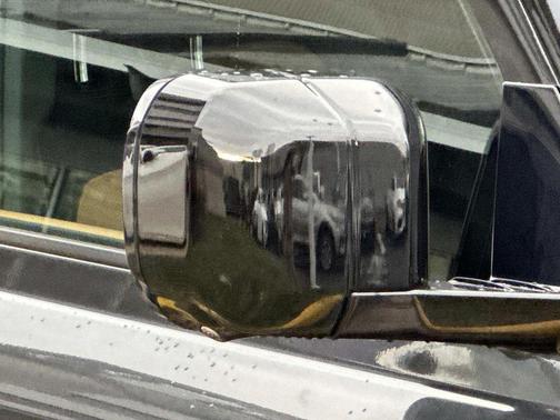 2023 Land Rover Defender 110 X-Dynamic SE