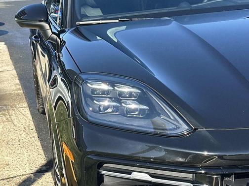 2025 Porsche Cayenne S