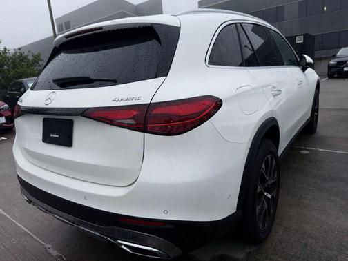 Polar White 2025 Mercedes-Benz GLC 350e Base