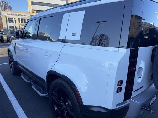 2024 Land Rover Defender 110 P300