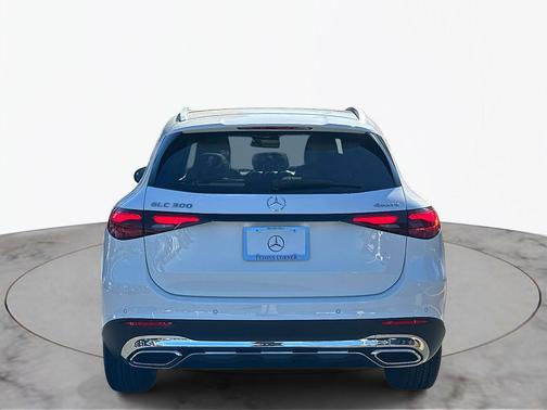 2026 Mercedes-Benz GLC 300 4MATIC