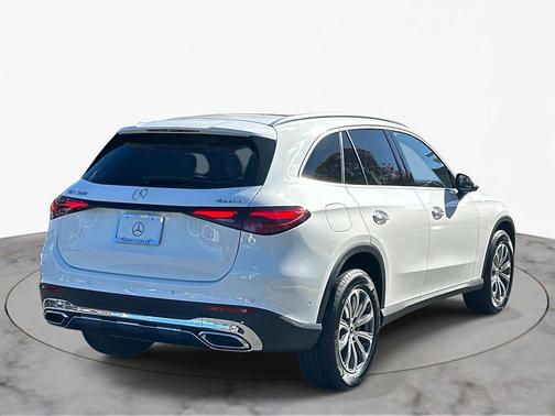 2026 Mercedes-Benz GLC 300 4MATIC