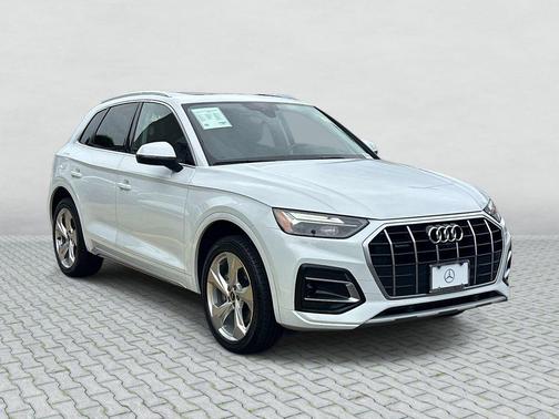 Glacier White Metallic 2021 Audi Q5 45 Premium Plus