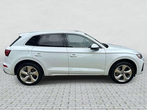 Glacier White Metallic 2021 Audi Q5 45 Premium Plus