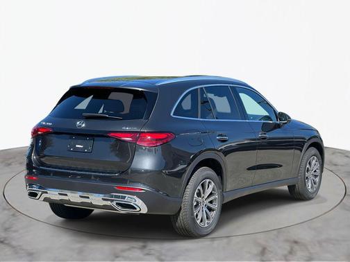 2025 Mercedes-Benz GLC 300 4MATIC