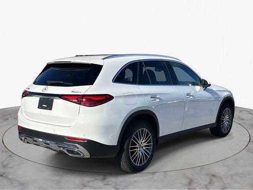 2026 Mercedes-Benz GLC 300 4MATIC