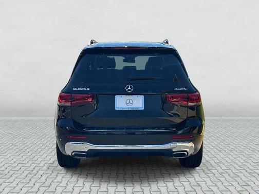 Night Black 2022 Mercedes-Benz GLB 250 4MATIC