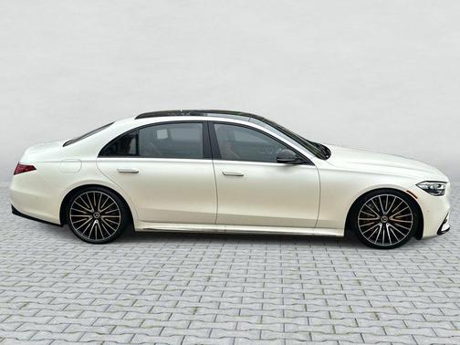 MANUFAKTUR Cashmere White Magno 2023 Mercedes-Benz S-Class 4MATIC