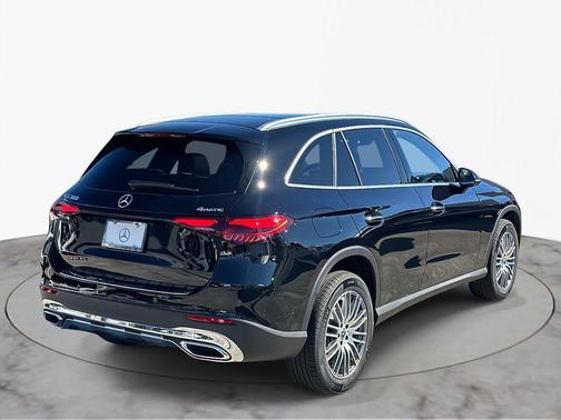 2026 Mercedes-Benz GLC 300 4MATIC