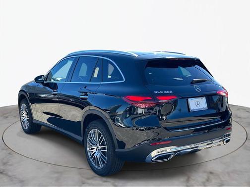 2026 Mercedes-Benz GLC 300 4MATIC