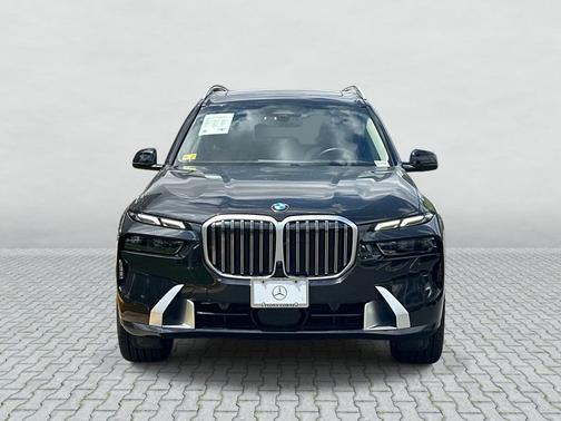 Black Sapphire Metallic 2024 BMW X7 xDrive40i