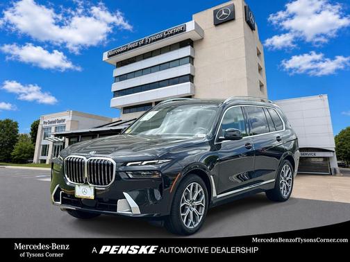 Black Sapphire Metallic 2024 BMW X7 xDrive40i