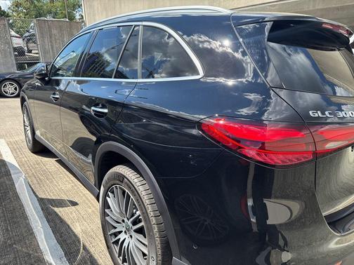 2025 Mercedes-Benz GLC 300 4MATIC