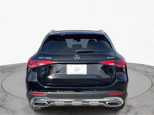 2026 Mercedes-Benz GLC 300 4MATIC