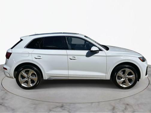 2021 Audi Q5 45 Premium Plus