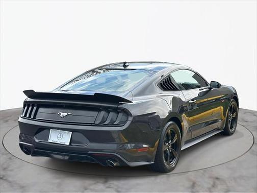 2022 Ford Mustang EcoBoost