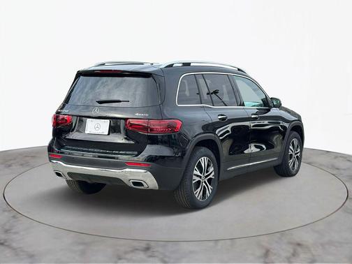 2025 Mercedes-Benz GLB 250 4MATIC