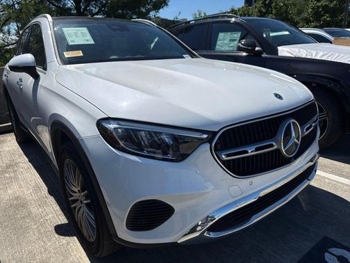 MANUFAKTUR Moonlight White Metallic 2024 Mercedes-Benz GLC 300 4MATIC