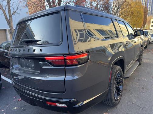 2025 Jeep Wagoneer L Series II Carbide 4x4