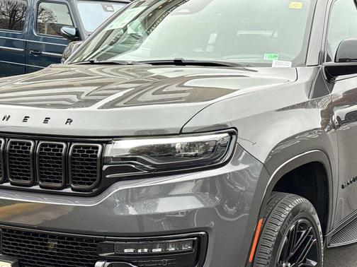 2025 Jeep Wagoneer L Series II Carbide 4x4