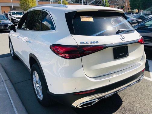 2025 Mercedes-Benz GLC 300 4MATIC