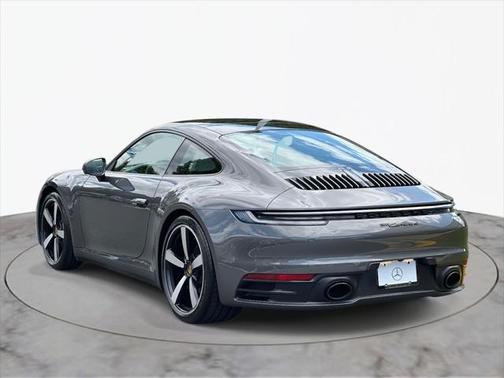 2021 Porsche 911 Carrera