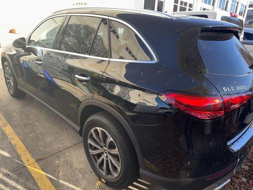 2025 Mercedes-Benz GLC 300 4MATIC