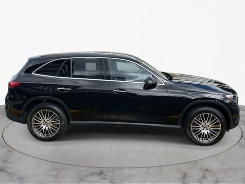2023 Mercedes-Benz GLC 300 4MATIC