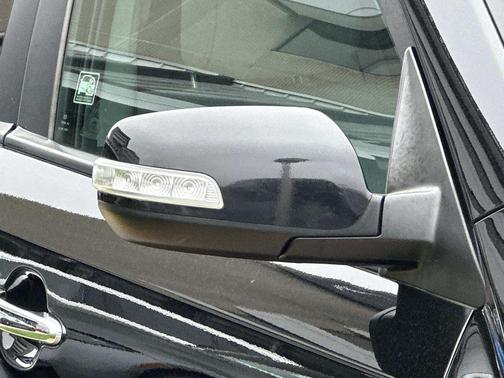 Ebony Black 2011 Kia Sorento LX