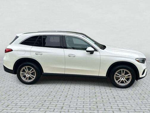 Polar White 2026 Mercedes-Benz GLC 300 4MATIC