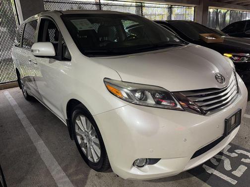 2017 Toyota Sienna Limited Premium