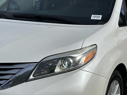 2017 Toyota Sienna Limited Premium