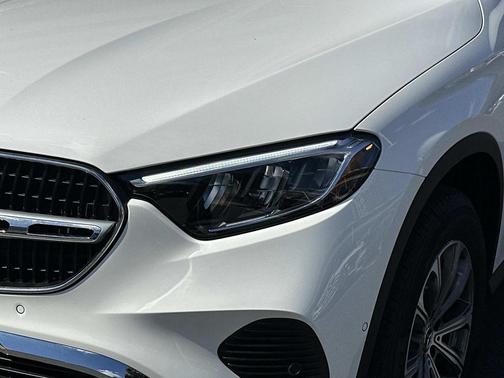 2025 Mercedes-Benz GLC 300 4MATIC