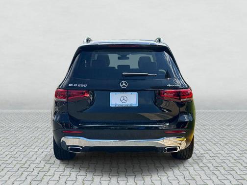 Night Black 2023 Mercedes-Benz GLB 250 4MATIC