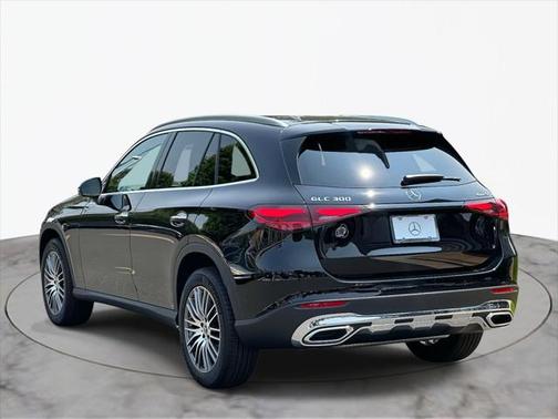 2025 Mercedes-Benz GLC 300 4MATIC