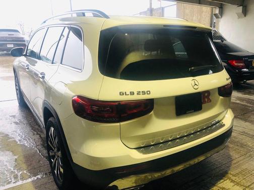 2022 Mercedes-Benz GLB 250 4MATIC
