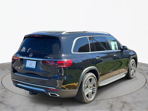 2026 Mercedes-Benz GLS 450 4MATIC
