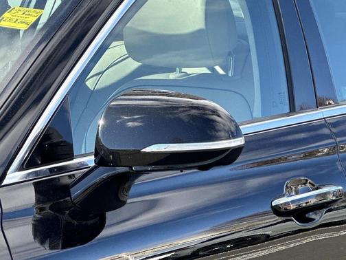 2017 Genesis G90 Premium