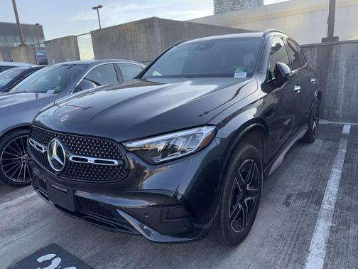 Graphite Grey Metallic 2026 Mercedes-Benz GLC 300 4MATIC