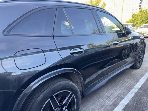 Graphite Grey Metallic 2026 Mercedes-Benz GLC 300 4MATIC
