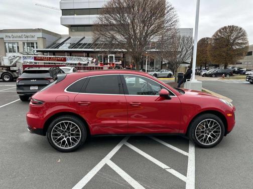 2018 Porsche Macan S
