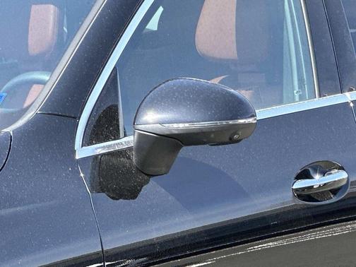 Black 2023 Mercedes-Benz GLC 300 4MATIC