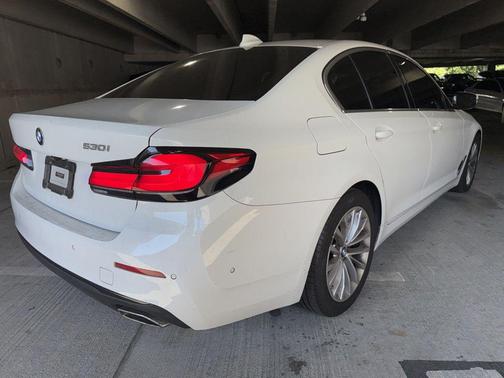Alpine White 2021 BMW 530 530i