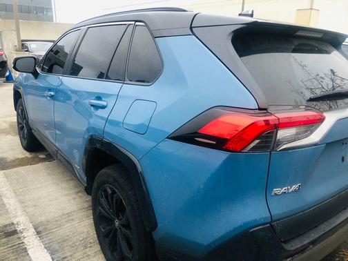 2022 Toyota RAV4 Hybrid SE
