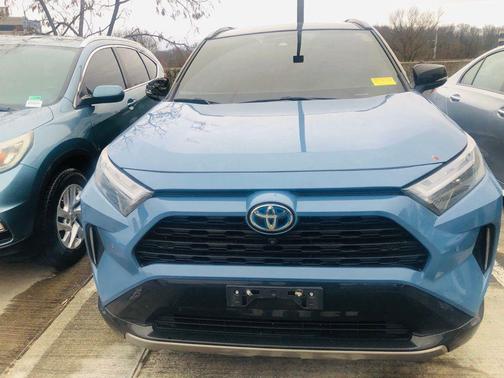 2022 Toyota RAV4 Hybrid SE