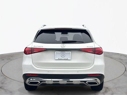 2026 Mercedes-Benz GLC 300 4MATIC