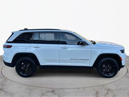 2024 Jeep Grand Cherokee Altitude