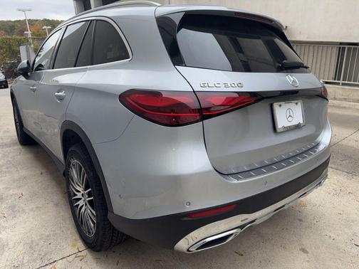 2026 Mercedes-Benz GLC 300 4MATIC